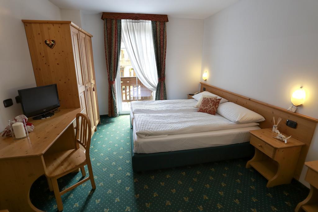 Double or Twin Room,405510345:JPEG