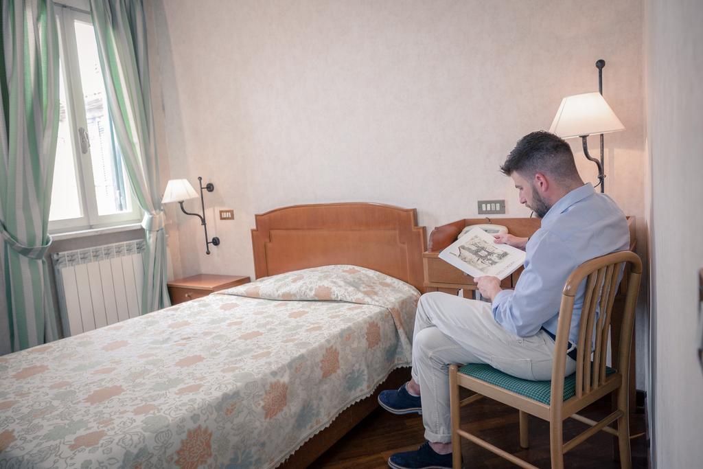 Standard Single Room,412884384:JPEG