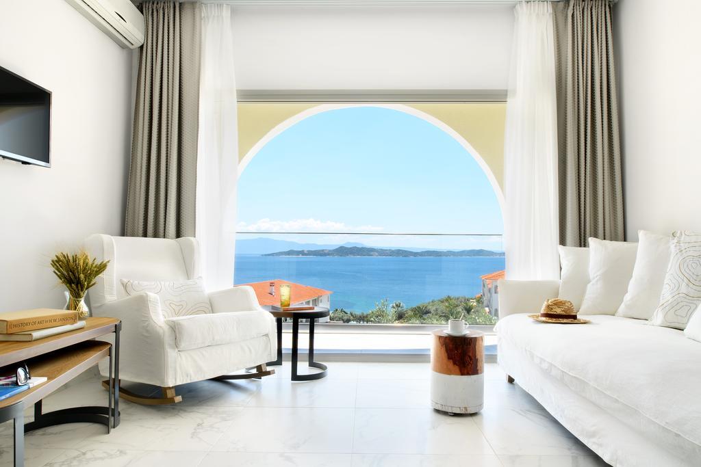 Romantische Loft Suite met Panoramisch Uitzicht op Zee