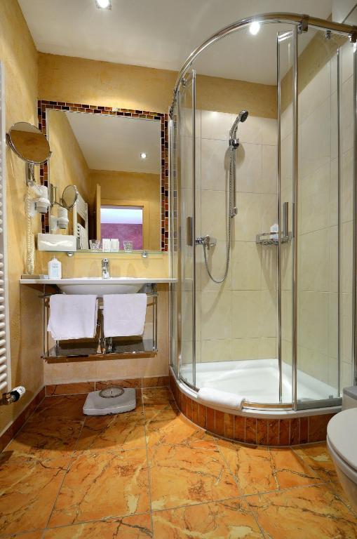 Standard Doppelzimmer mit Balkon