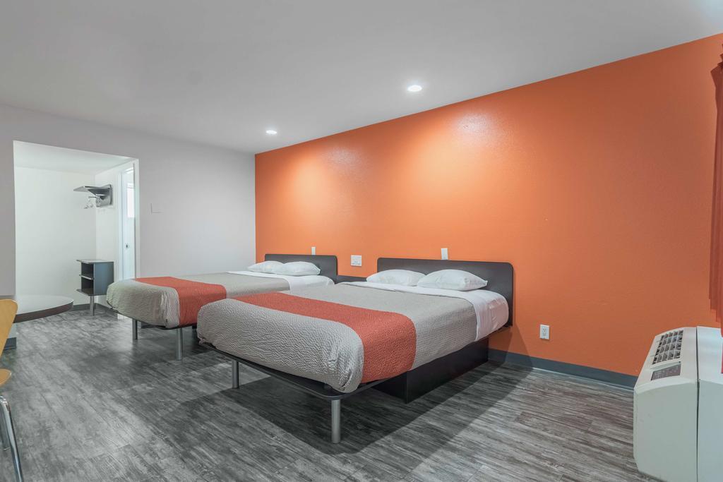 Queen Room Two Queen Beds Non-Smoking