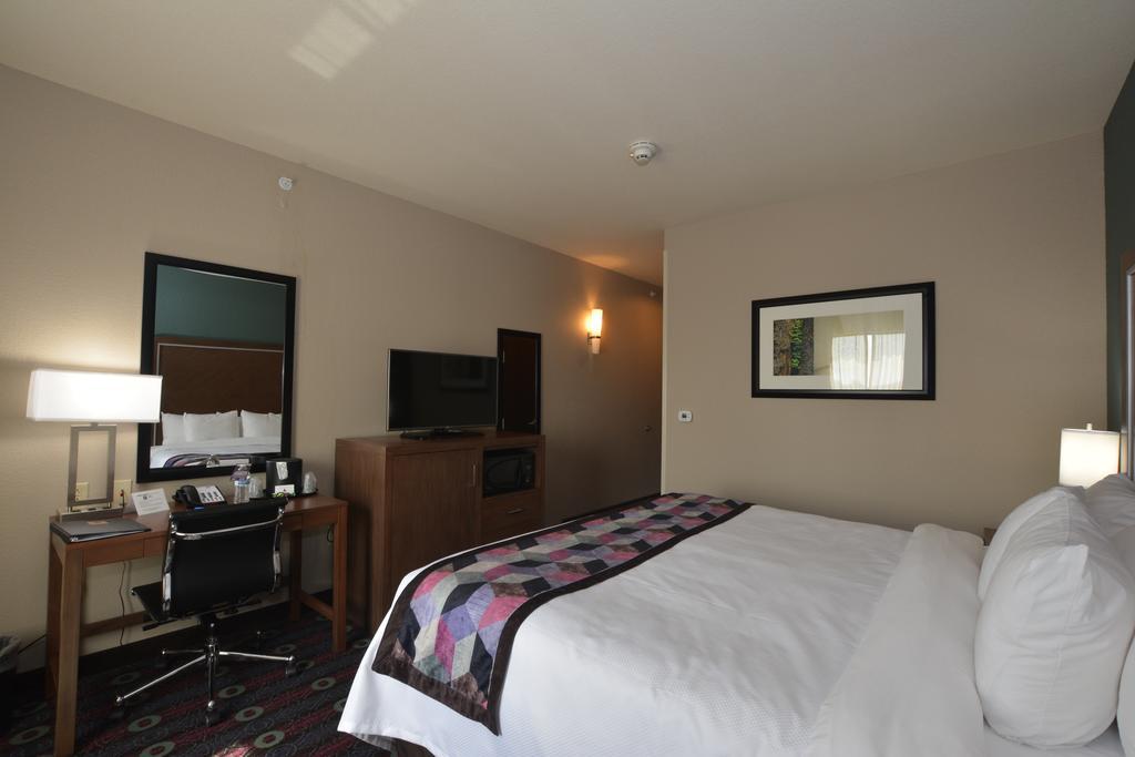 King Room - Accessible/Non-Smoking