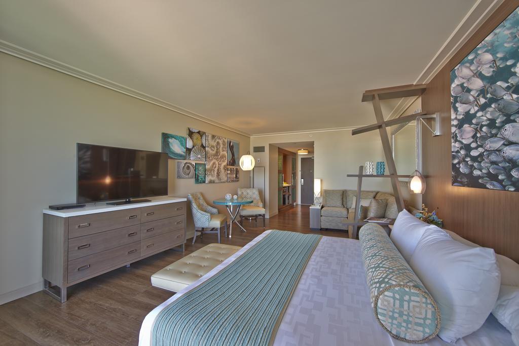 Geräumiges Zimmer mit Kingsize-Bett – am Golf