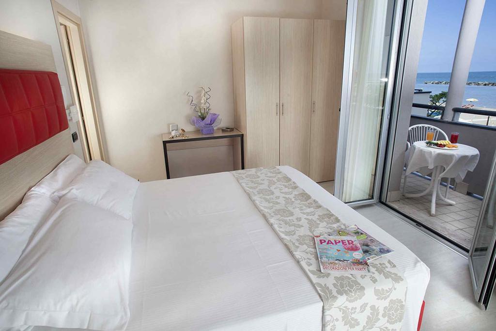 Deluxe Triple Room Sea View