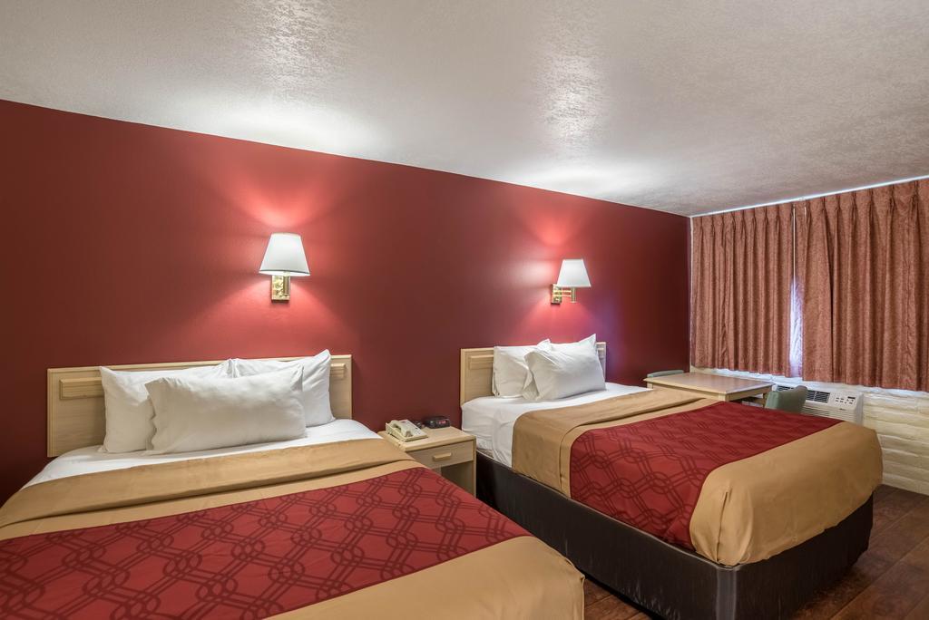 Queen Room Two Queen Beds Non-Smoking