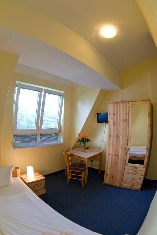 Single Room,43907881:JPEG