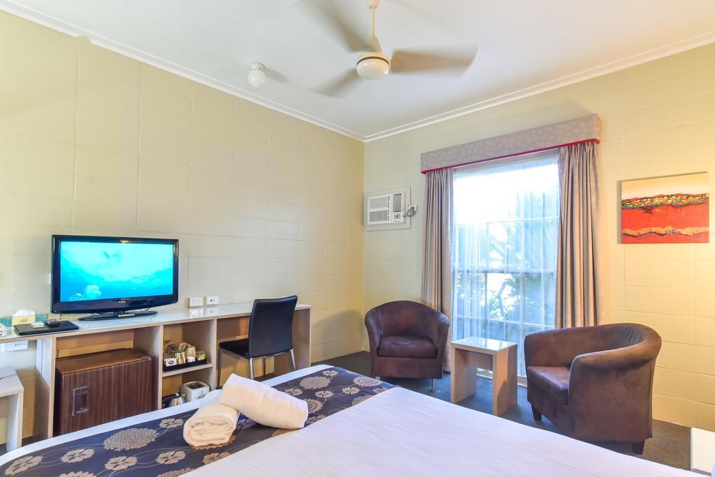 Deluxe Queen Room Not Pet Friendly