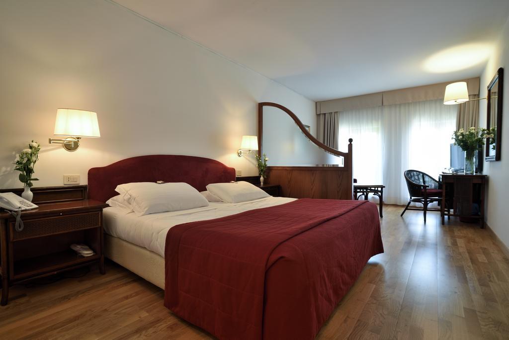 Junior Suite,705355444:JPEG