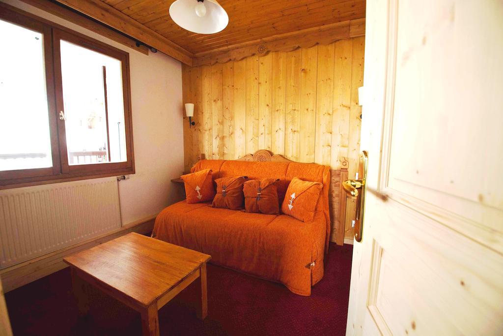 Standard Double Suite,189907030:JPEG