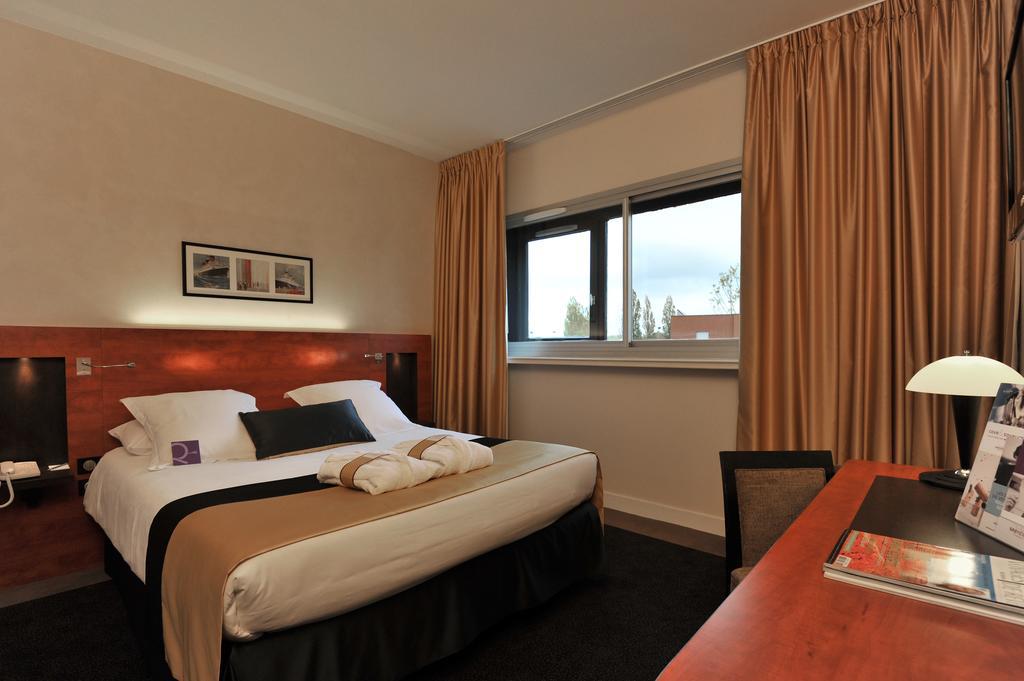 Standard Queen Room
