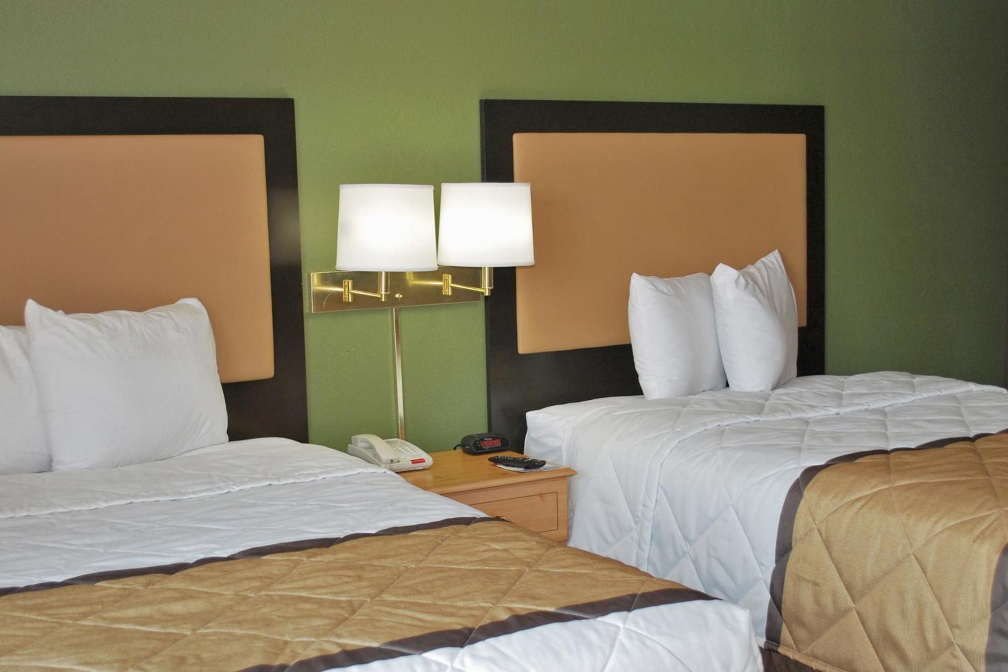 Studio with Two Double Beds - Non-Smoking