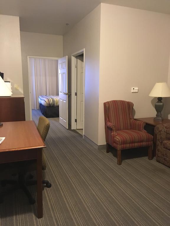 One-Bedroom King Suite Non-Smoking