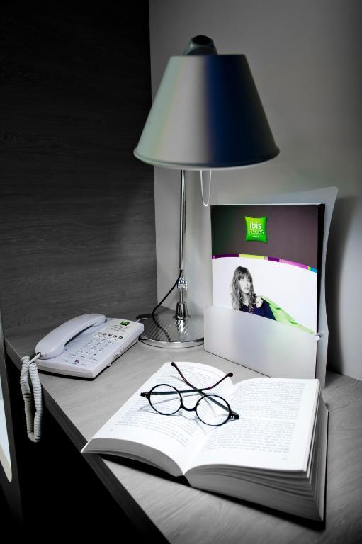 Chambre Familiale avec 2 Lits Simples et Canapé