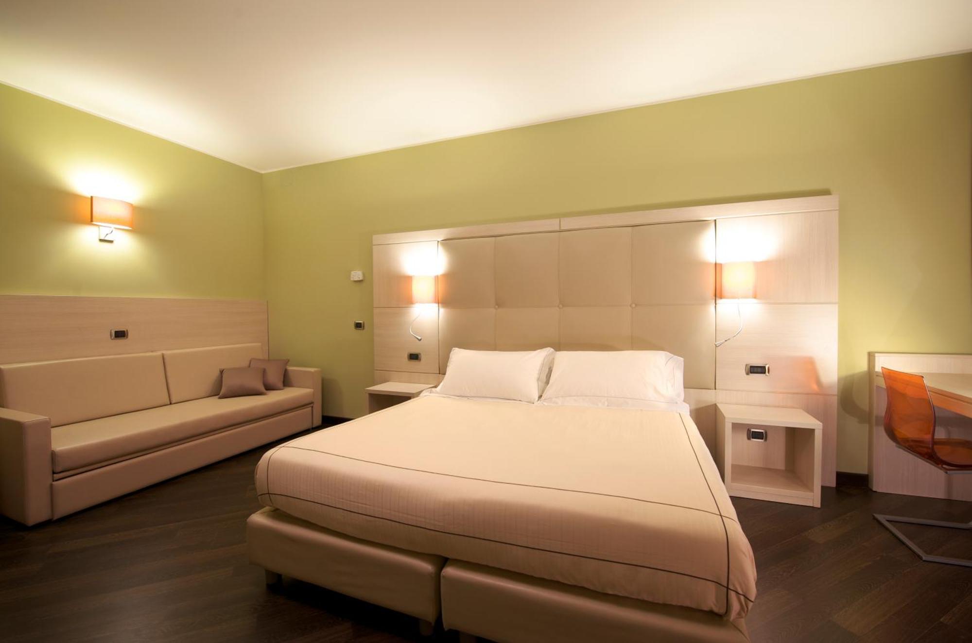 Triple Room,1209277447:JPEG