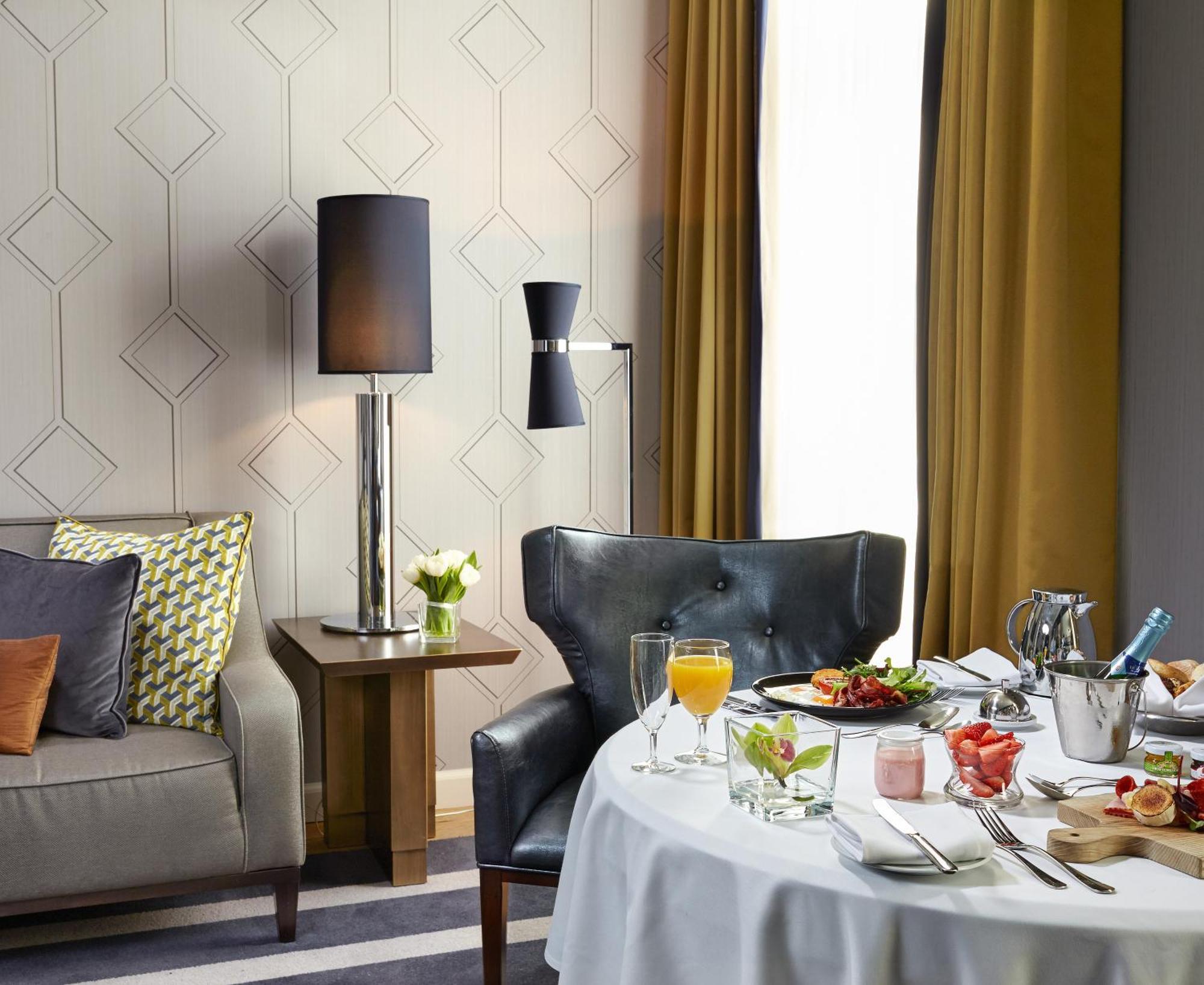 Executive Suite with Royal Spa and Executive Club Access,555515178:JPEG