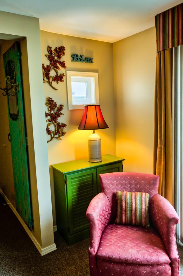 Deluxe One-Bedroom Suite - No Pets