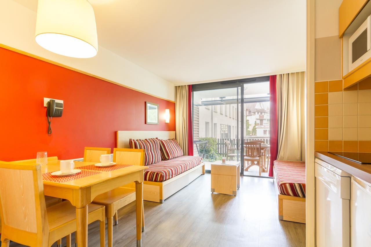 Studio avec lit en alcôve et terrasse (4 personnes)