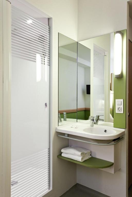 Standard Triple Room,112407369:JPEG