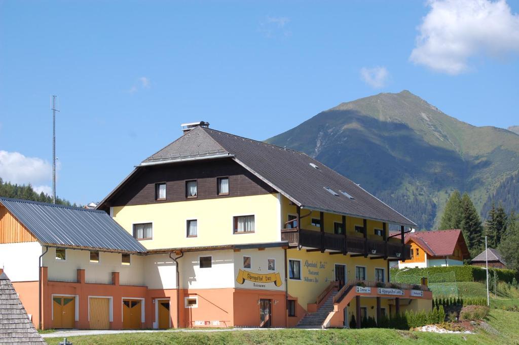 Familienzimmer (2 Erwachsene + 1 Kind)