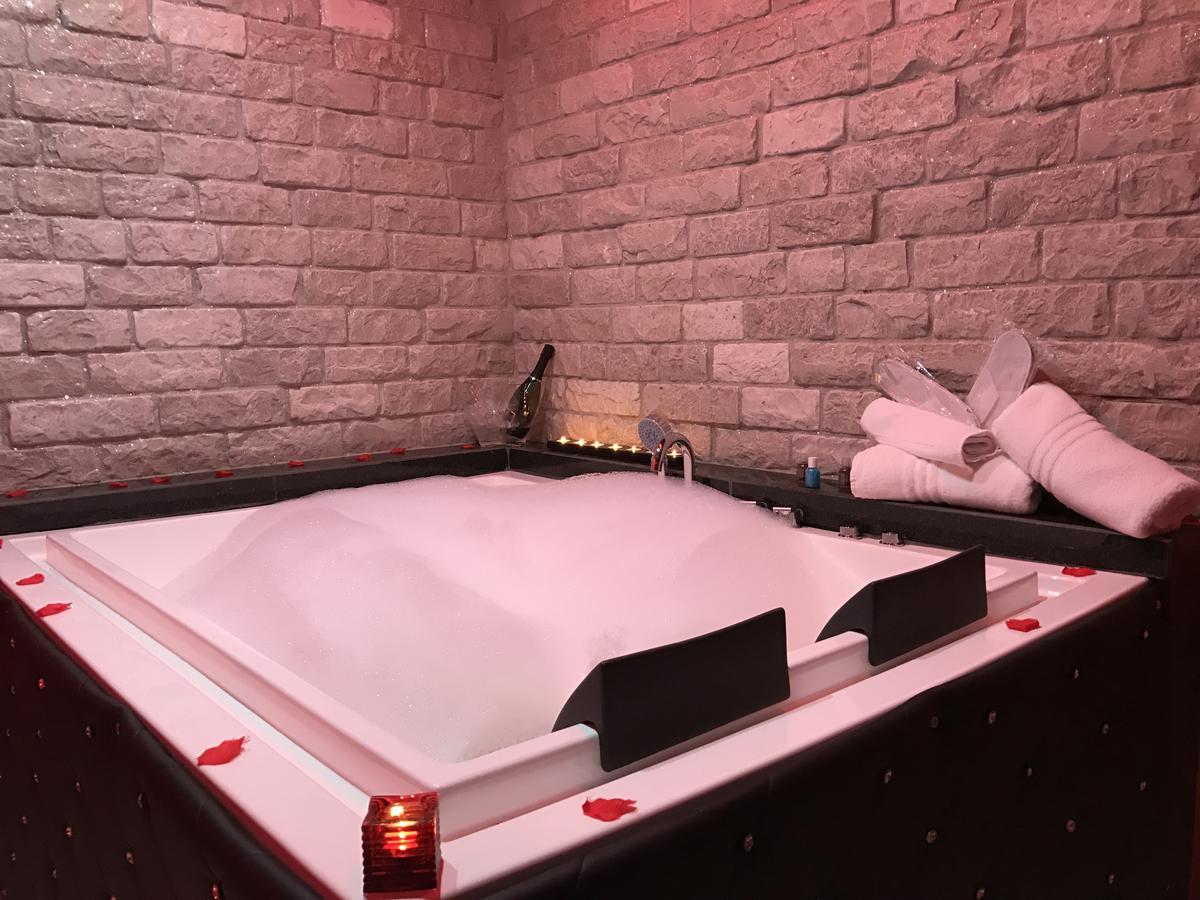 Deluxe Suite Spa Bath,517734954:JPEG