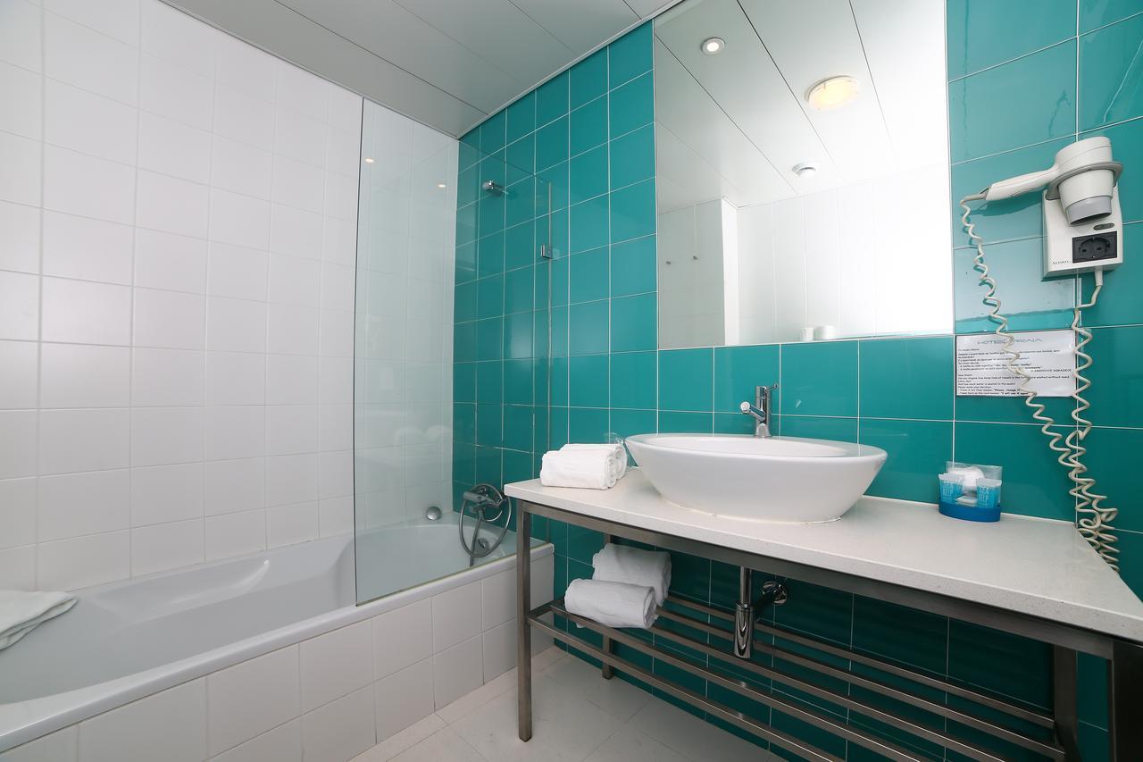 Double or Twin Room Side Sea View