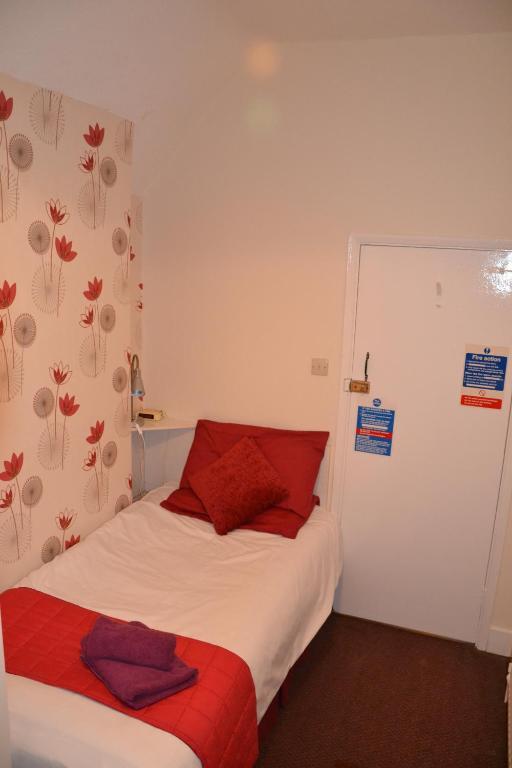 Single Room Private External Bathroom