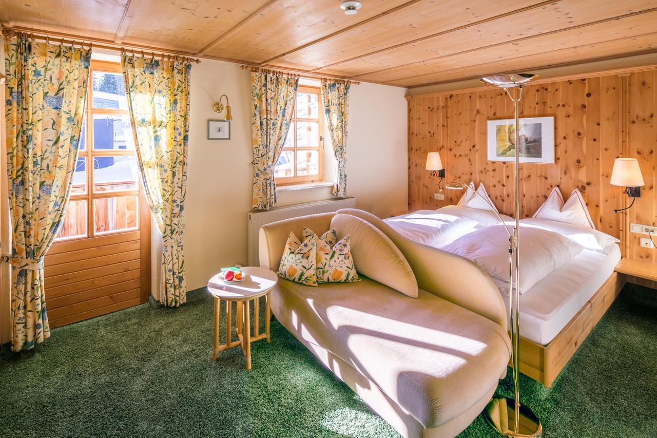 Doppelzimmer mit Balkon