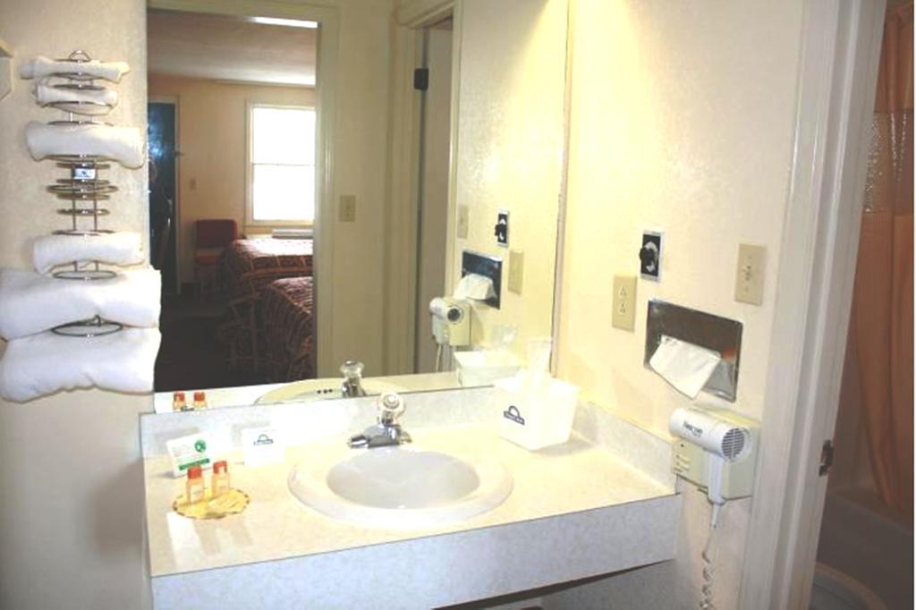 King Room - Non-Smoking