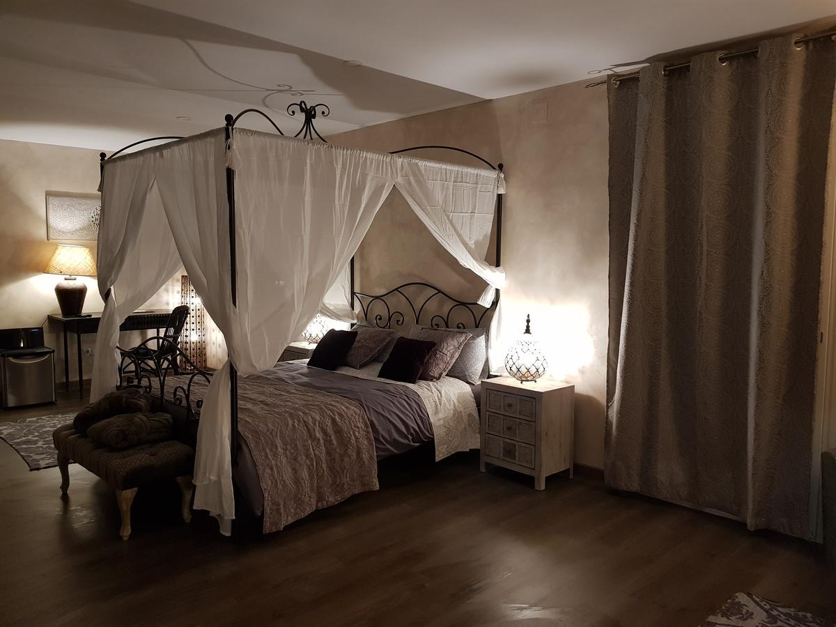Standard Double Suite,543419979:JPEG