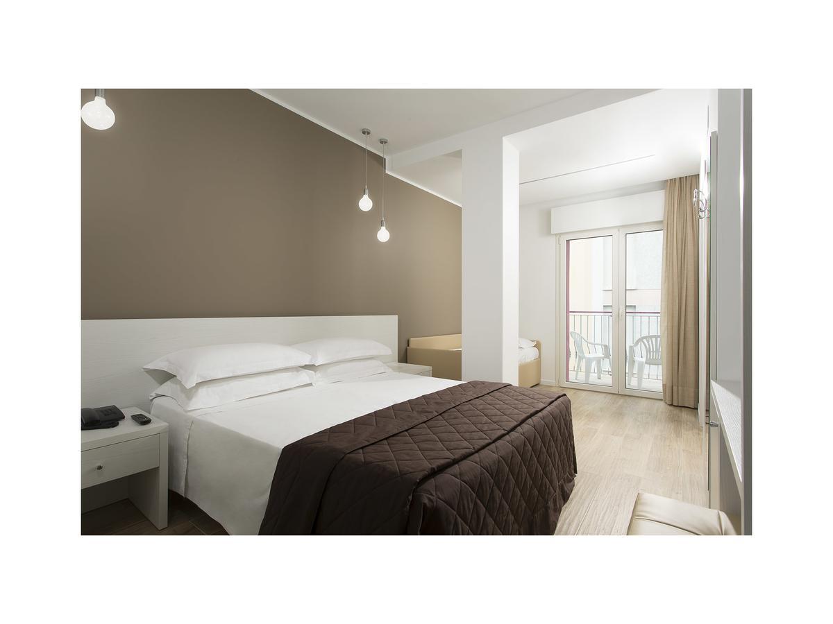 Deluxe Quadruple Room,545572647:JPEG