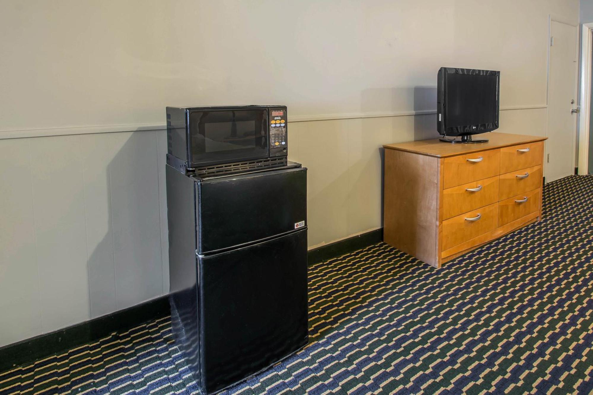 Standard King Room - Non-Smoking