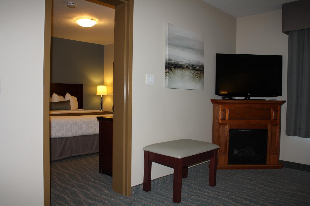 King Suite with Hot Tub - Non-Smoking