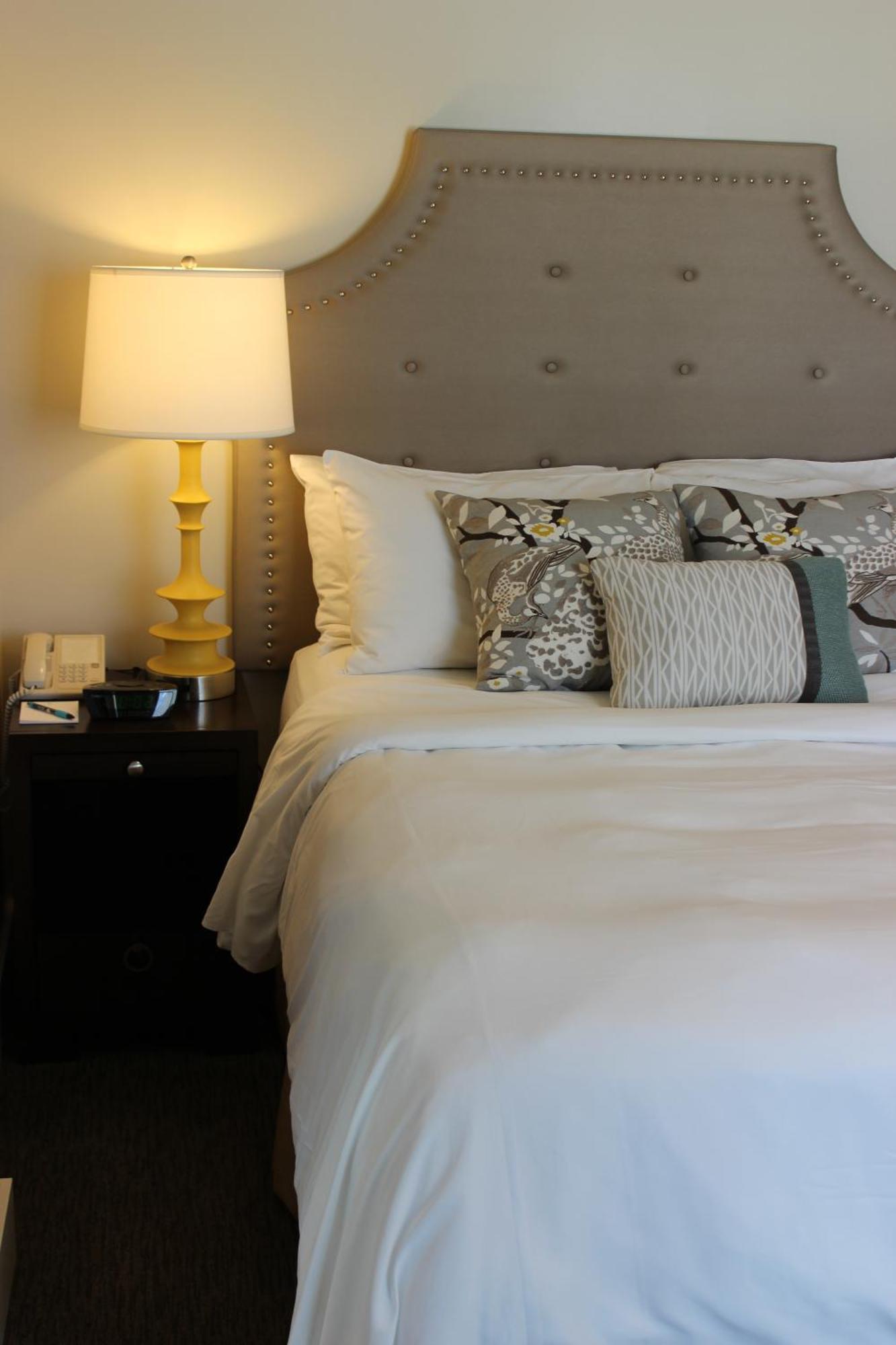 Economy Queen Room,1275688855:JPEG