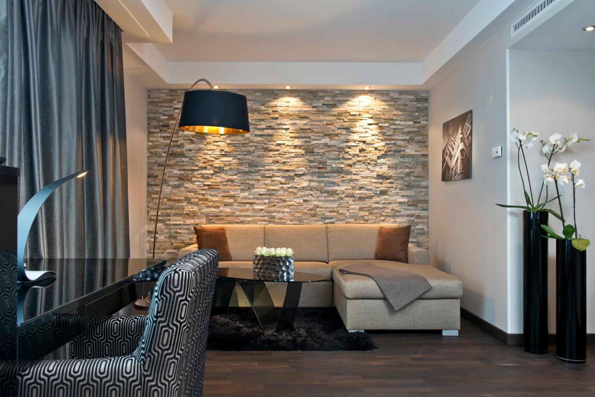 Club Suite Club Lounge Access