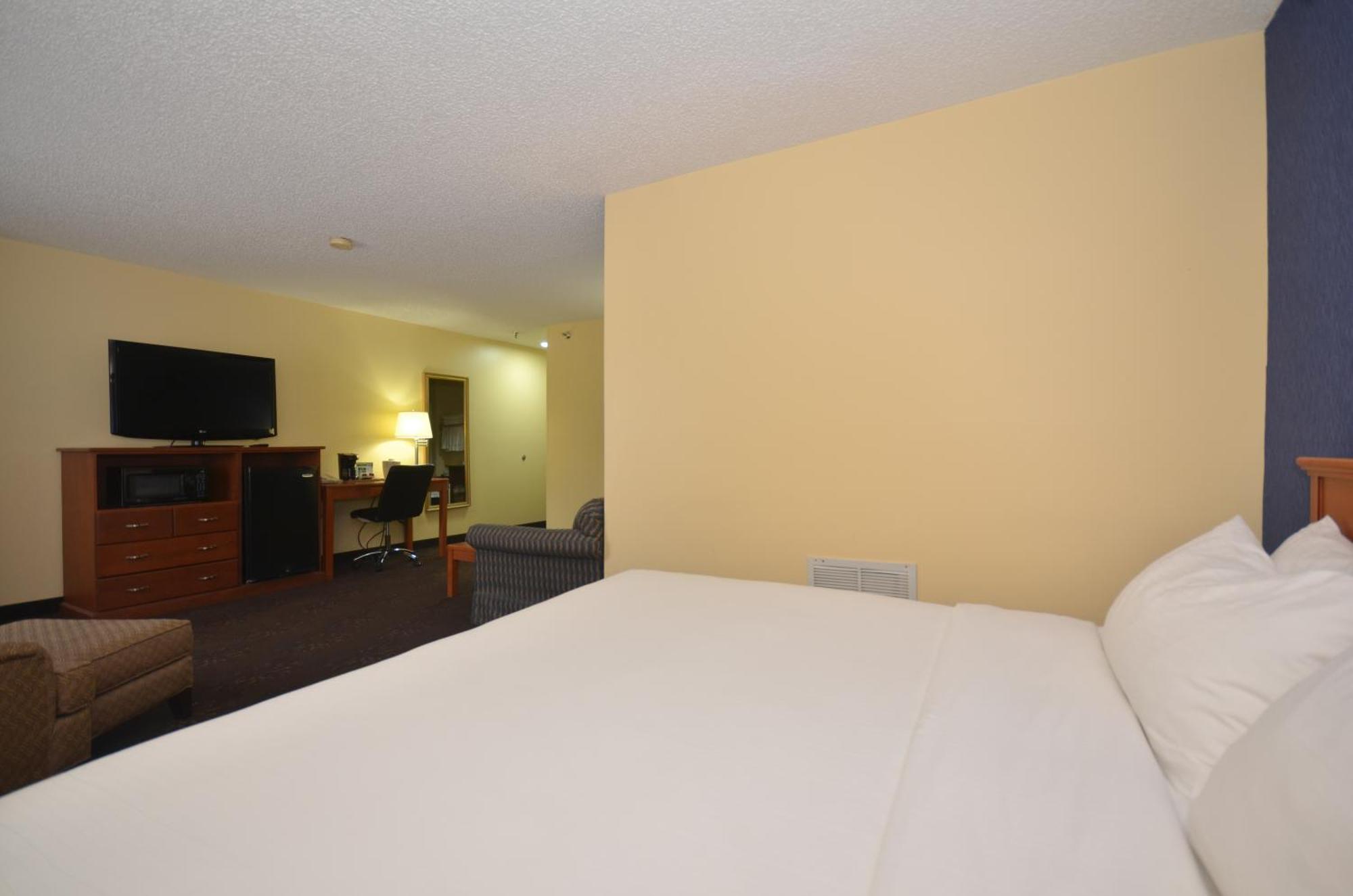 Deluxe King Studio Suite Non-Smoking