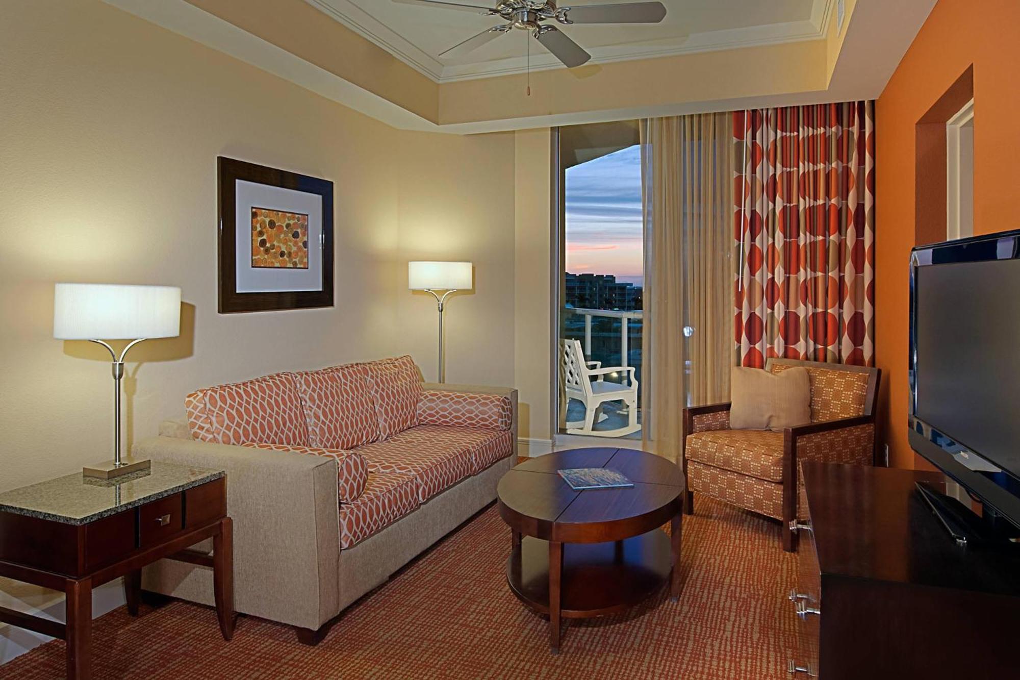 One-Bedroom King Suite with Sofa Bed and Roll-in Shower - Mobility and Hearing Accessible