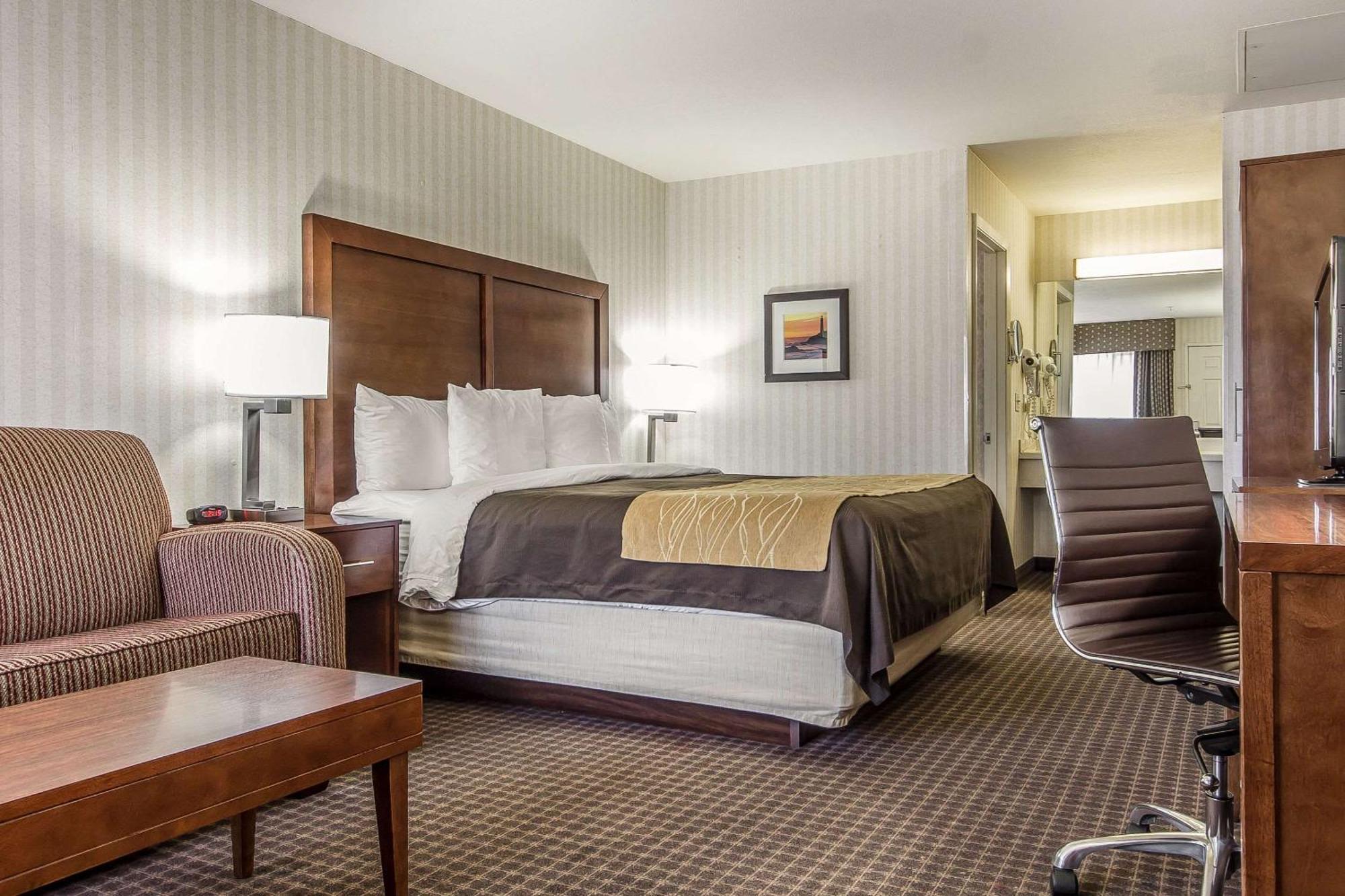 Deluxe King Room with Spa Bath