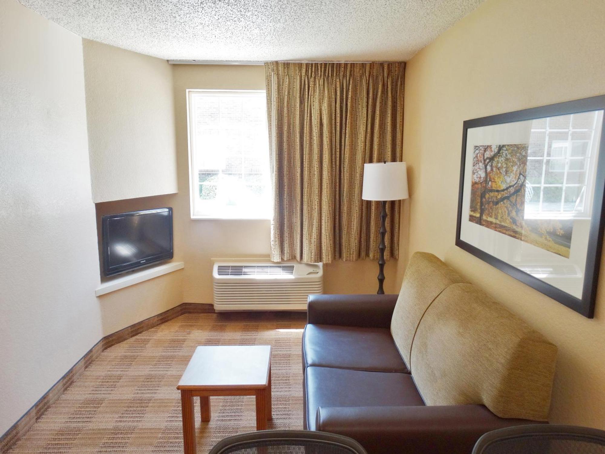 One Bedroom Suite with 1 Queen Bed - Non-Smoking