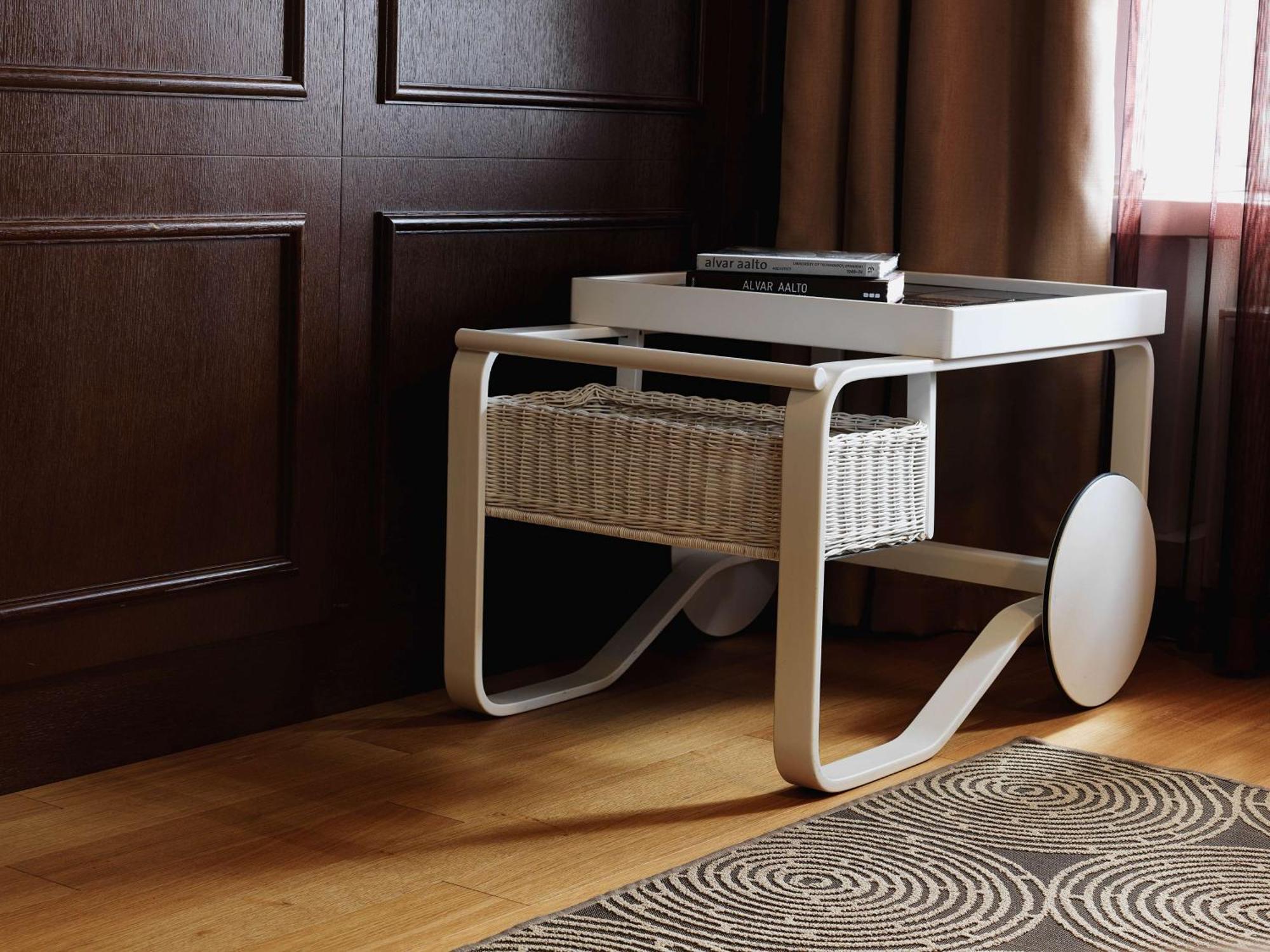 Executive Suite,568364565:JPEG