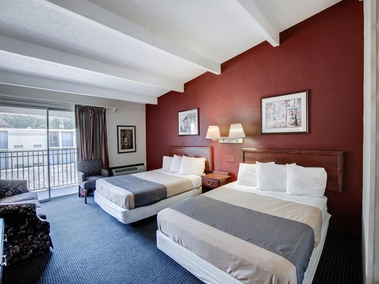 Double Room Two Double Beds Non-Smoking