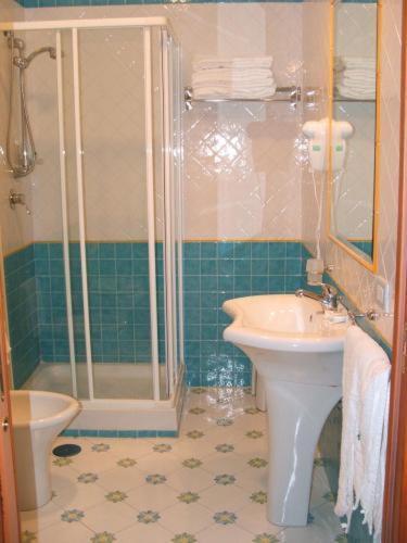 Double Room,942804541:JPEG