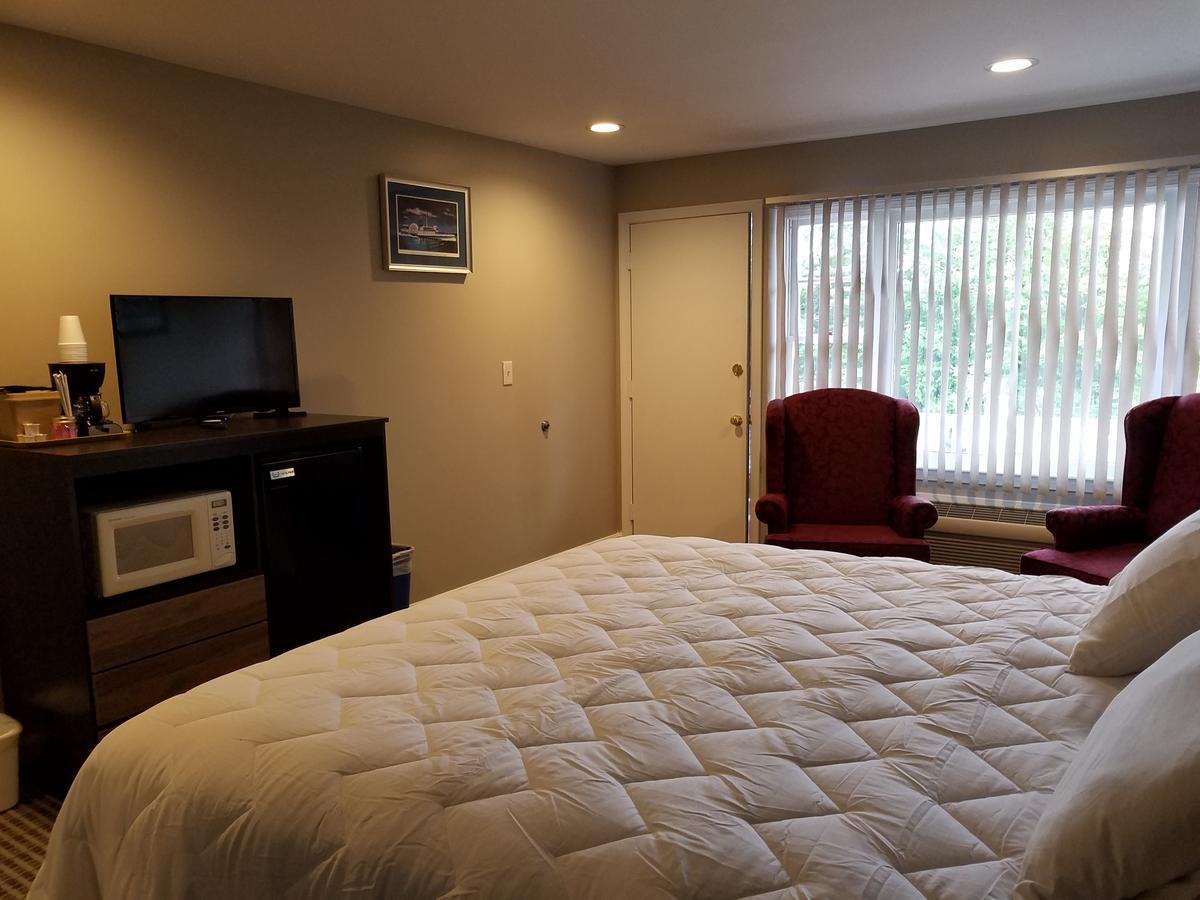 King Room with Pool View