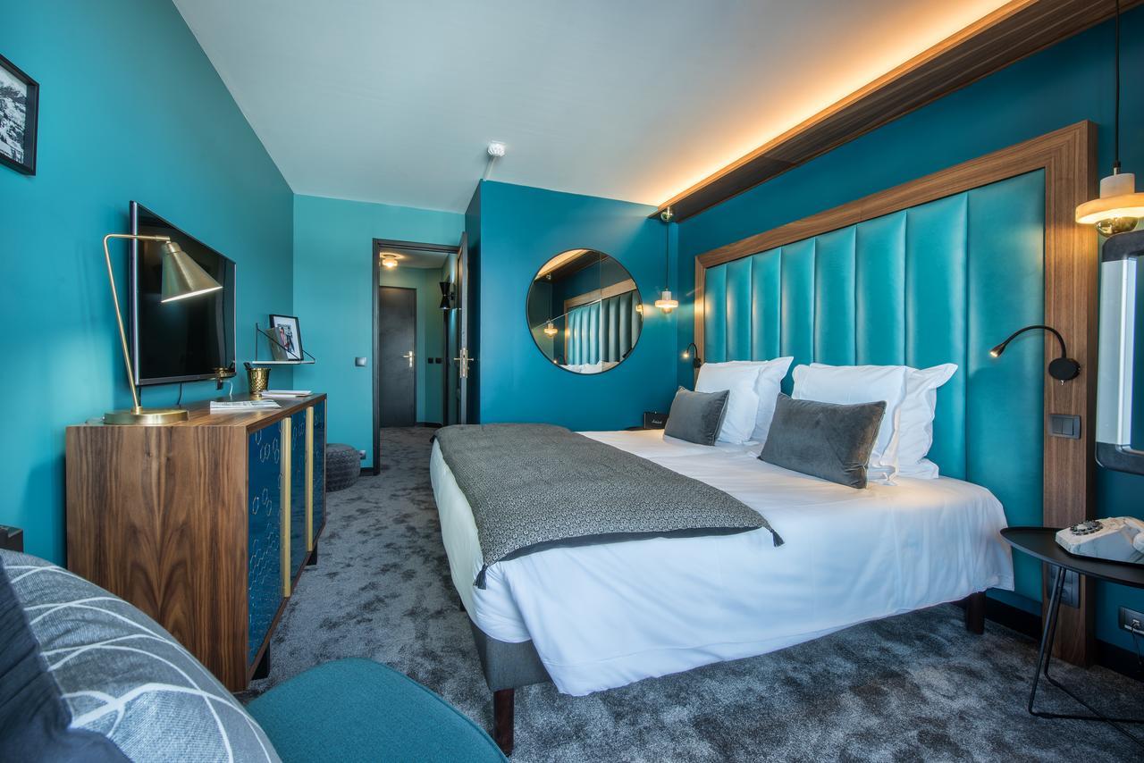 Double Room bath Valley View