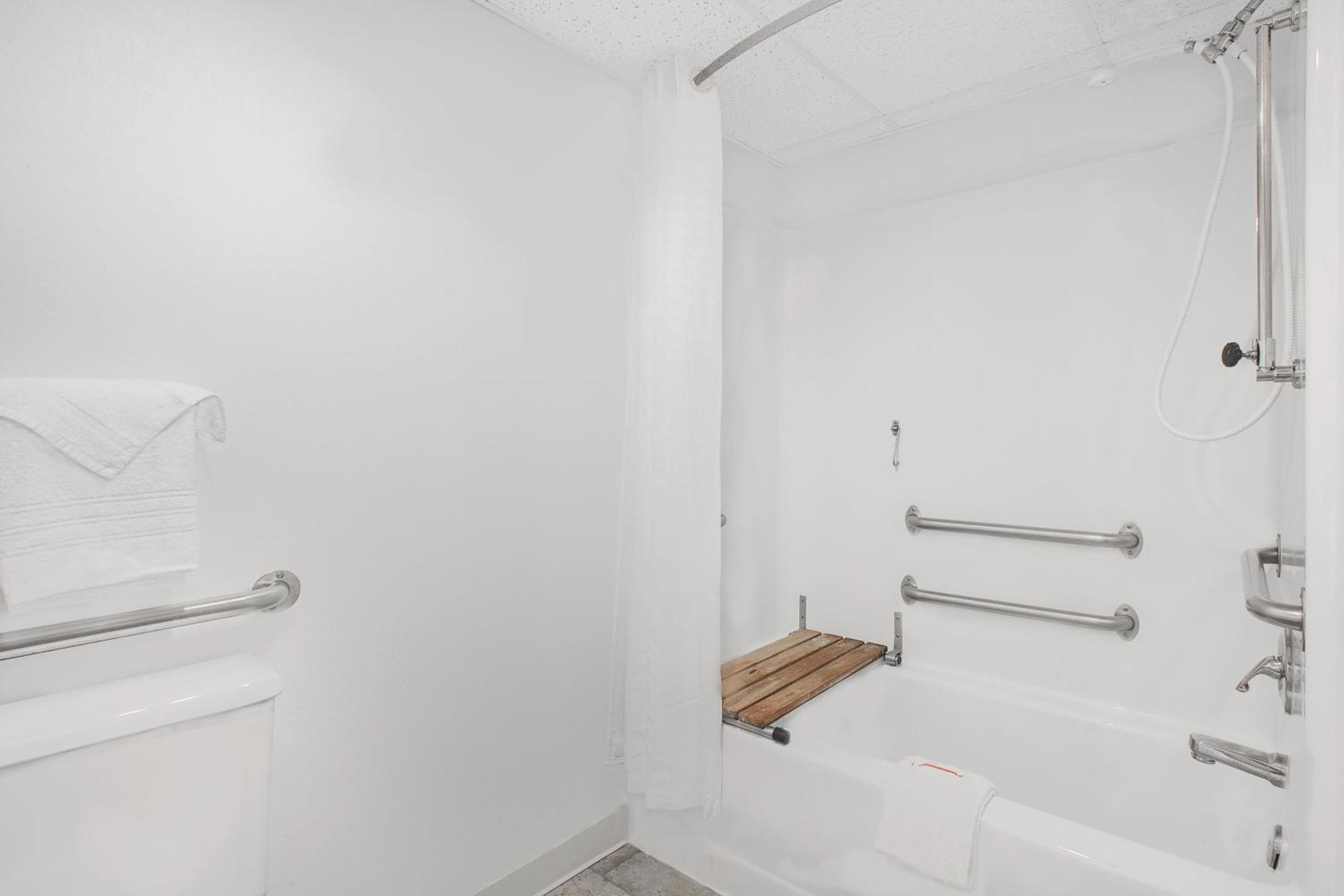 King Room Mobility Access or Non-Smoking