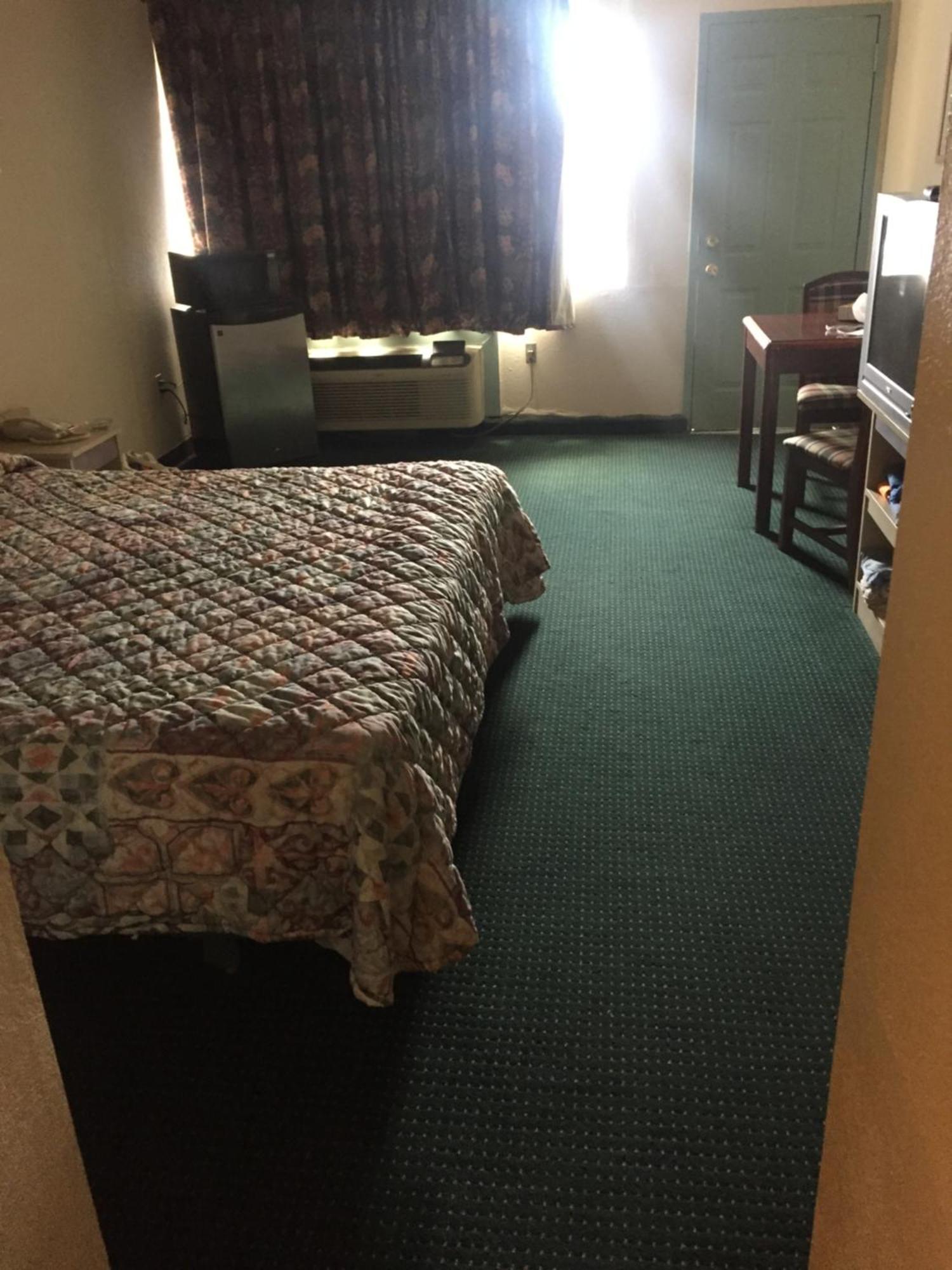 Budget Single Room - Smoking