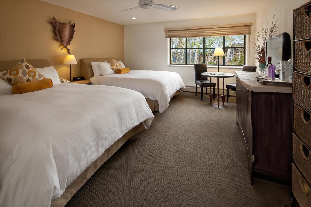 Superior Queen Room with Two Queen Beds
