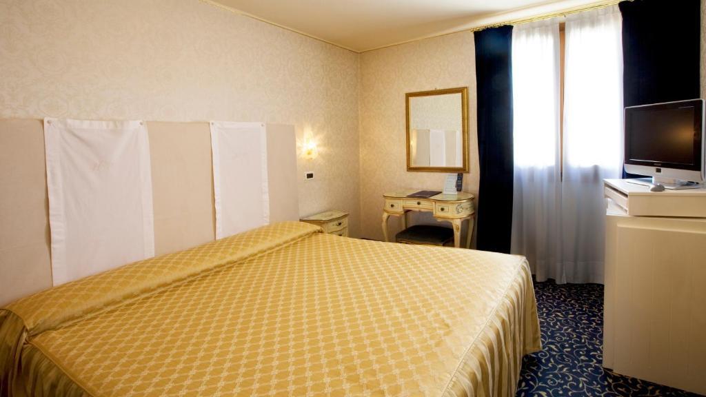 Classic Double or Twin Room
