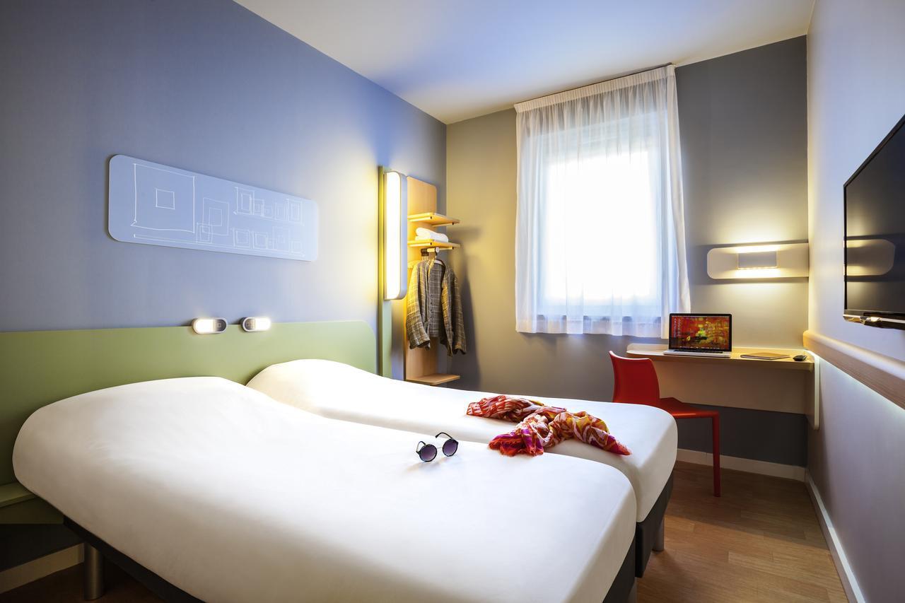 Twin Room,620424465:JPEG