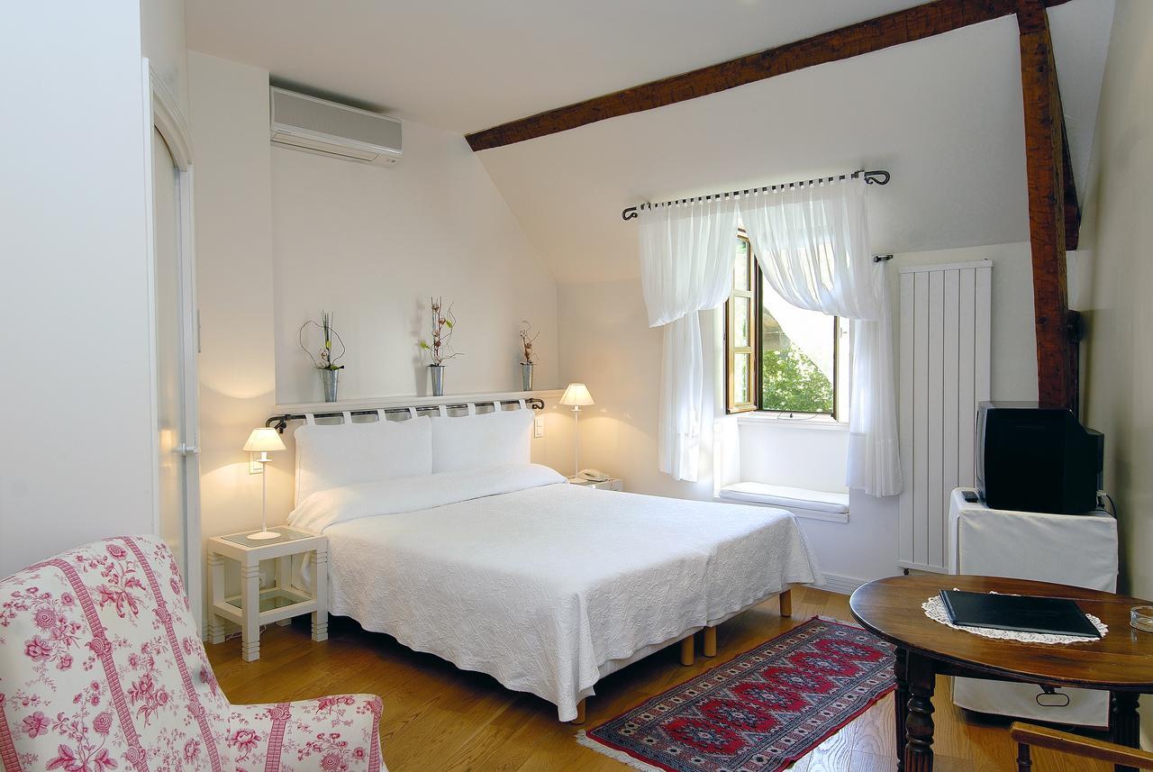 Double or Twin Room Garden View