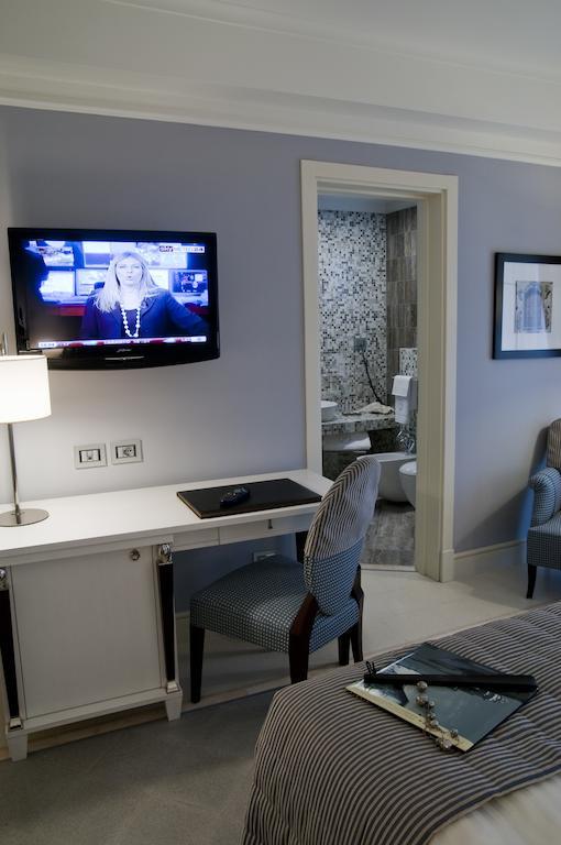 Comfort Queen Room